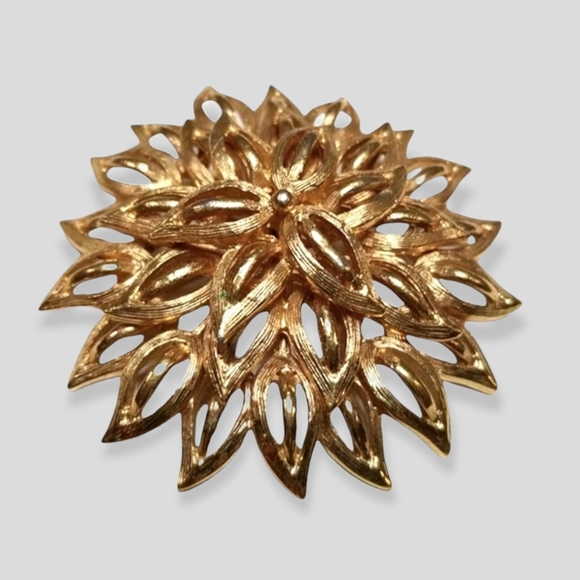 Vintage Signed Roget TM Large Gold Tone Metal Flower Brooch Pin - Picture 2 of 12